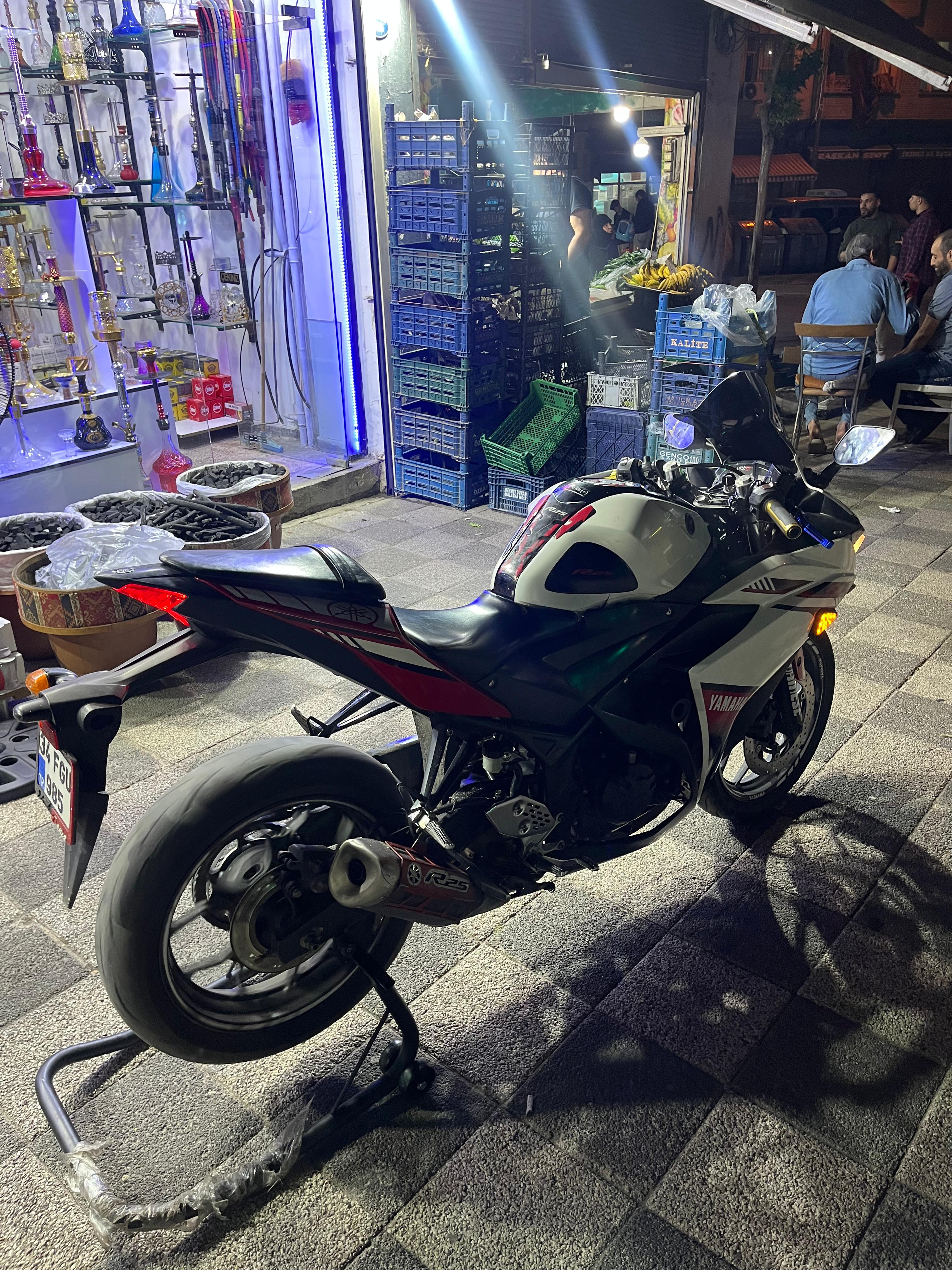 Motor Resmi